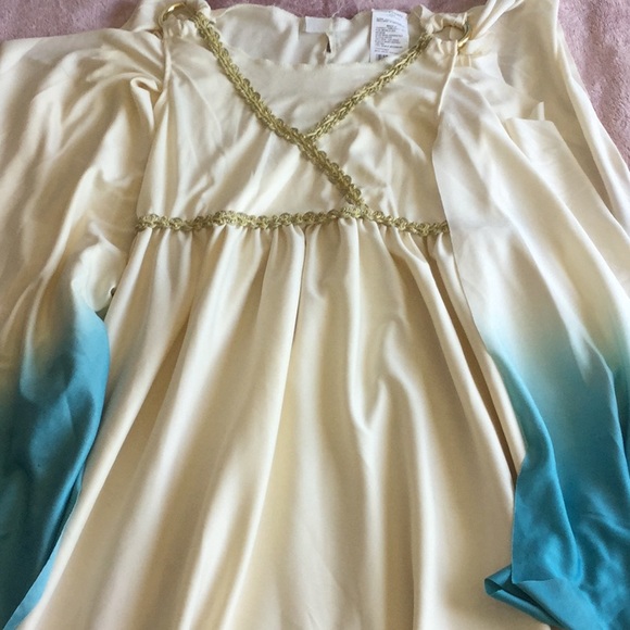 Halloween costume - Picture 1 of 3